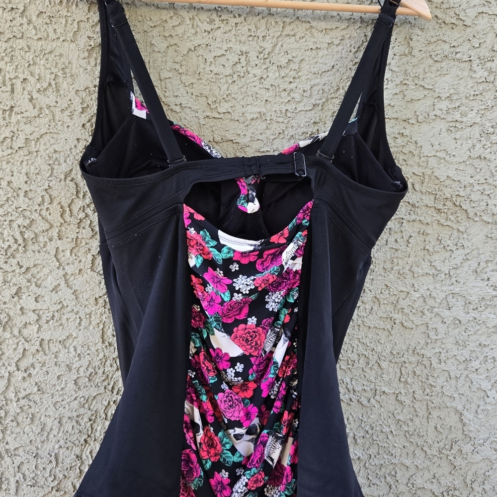Torrid Pink Skull Rose One Piece Swimsuit - Picture 7 of 10